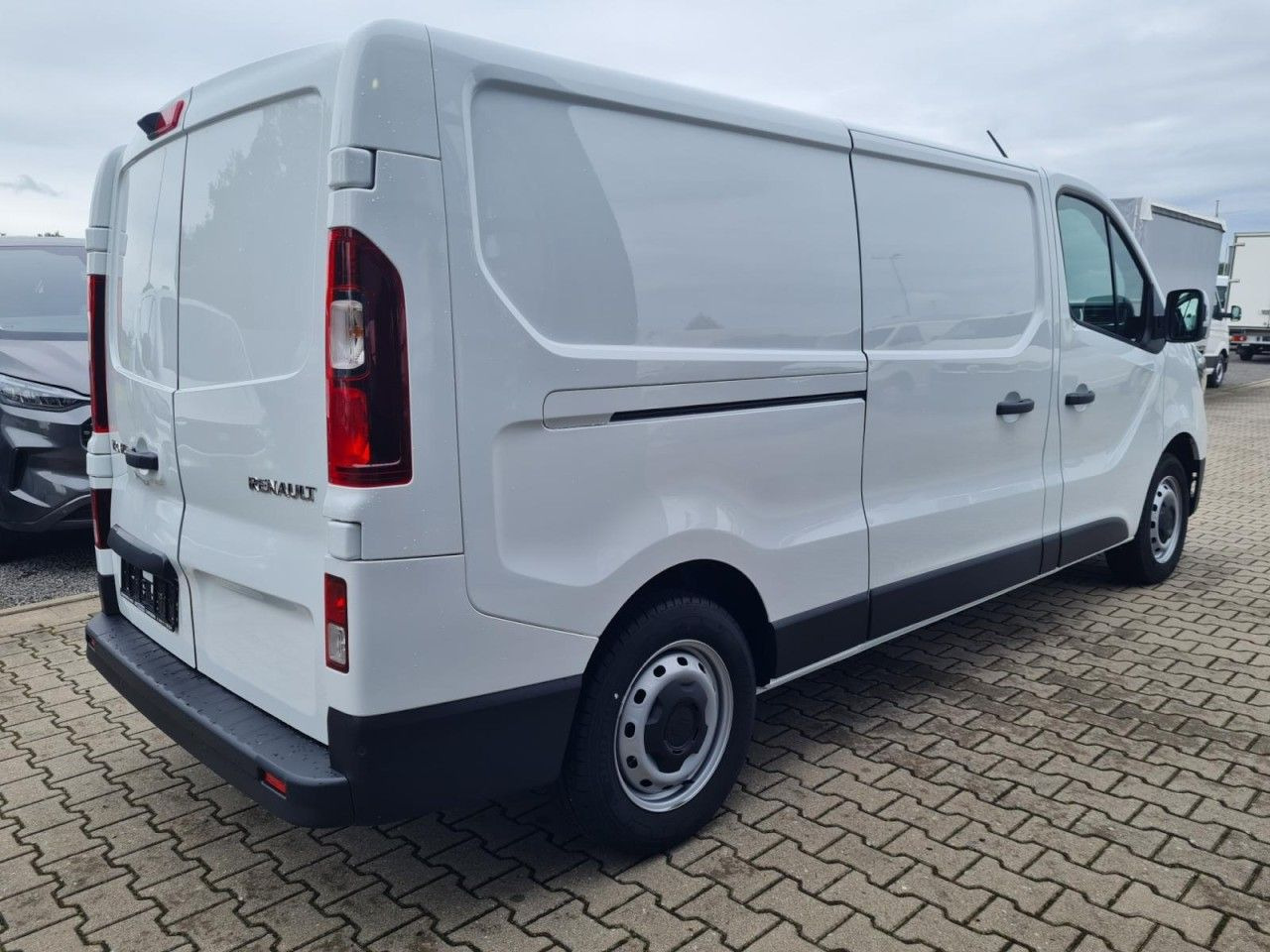Renault Trafic Kühlkasten 3.0t L2 KLIMA LED NAVI_APP TEM - Refrigerated delivery van: picture 4 Renault Trafic Kühlkasten 3.0t L2 KLIMA LED NAVI_APP TEM - Refrigerated delivery van: picture 4