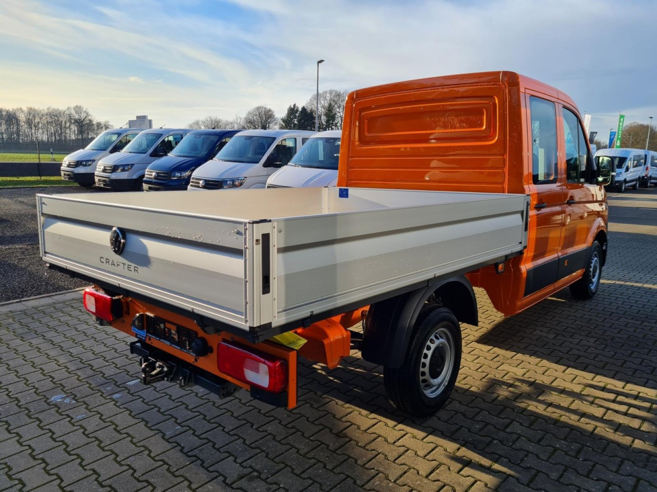 Volkswagen Crafter 35 Doka 7-Sitze MR AHK KLIMA PDC TEMPOMAT - Open body delivery van, Combi van: picture 4 Volkswagen Crafter 35 Doka 7-Sitze MR AHK KLIMA PDC TEMPOMAT - Open body delivery van, Combi van: picture 4