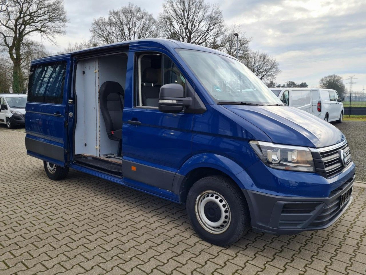 Volkswagen Crafter 35 Kasten Plus Doka mixto NAVI AHK 6 Sit - Panel van, Combi van: picture 4 Volkswagen Crafter 35 Kasten Plus Doka mixto NAVI AHK 6 Sit - Panel van, Combi van: picture 4