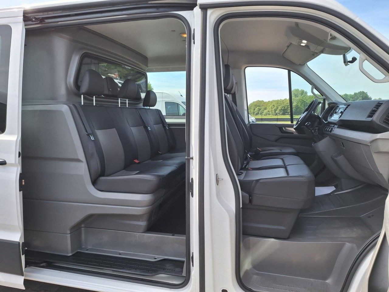 Volkswagen Crafter 35 Kasten Plus Doka mixto TDI L2H2 AHK - Panel van, Combi van: picture 4 Volkswagen Crafter 35 Kasten Plus Doka mixto TDI L2H2 AHK - Panel van, Combi van: picture 4