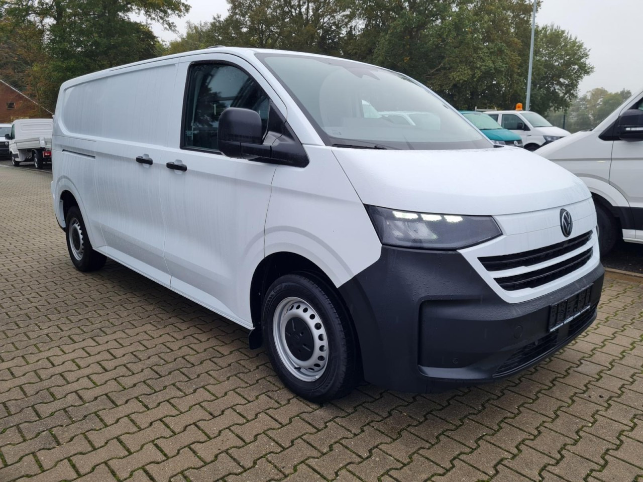 Volkswagen T7 Transporter Kasten TDI 4Motion LR L2H1 LED AUTOM. - Small van: picture 3 Volkswagen T7 Transporter Kasten TDI 4Motion LR L2H1 LED AUTOM. - Small van: picture 3