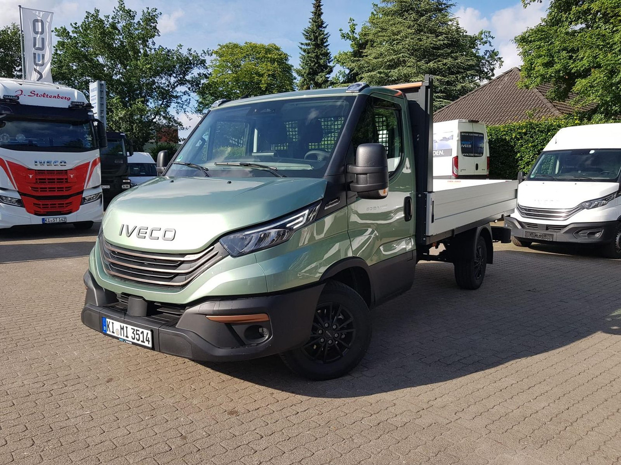 Iveco 35S14HA8 Pritsche *AHK*KAMERA*KLIMA* - Open body delivery van: picture 1 Iveco 35S14HA8 Pritsche *AHK*KAMERA*KLIMA* - Open body delivery van: picture 1