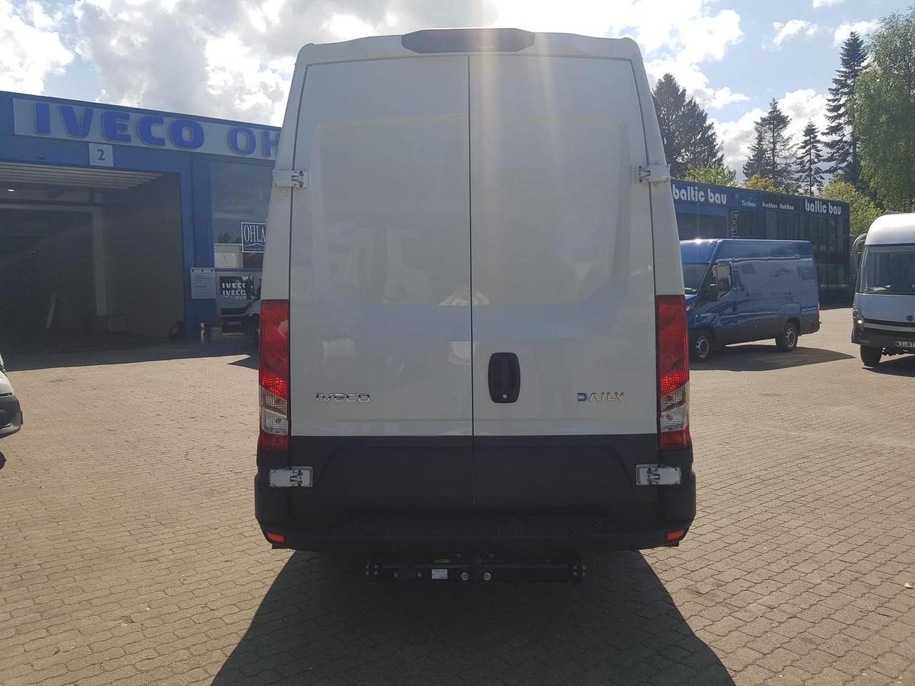 Iveco 38S14EV 3520L *KAMERA*AHK*KLIMA* - Panel van, Electric van: picture 4 Iveco 38S14EV 3520L *KAMERA*AHK*KLIMA* - Panel van, Electric van: picture 4