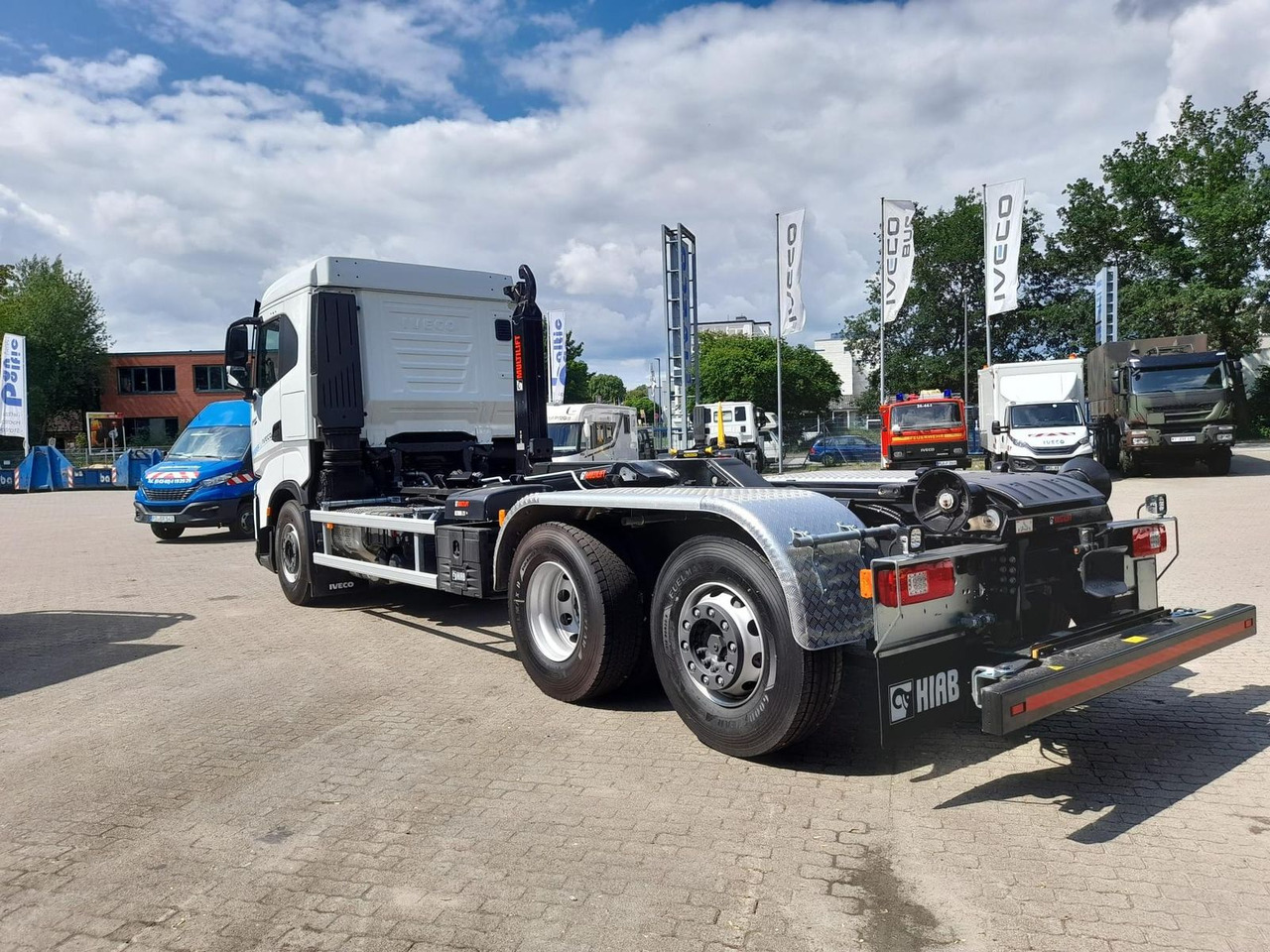 Iveco AD280X46Y/PS ON HIAB 490PS Lenk-Lift - Tipper: picture 4 Iveco AD280X46Y/PS ON HIAB 490PS Lenk-Lift - Tipper: picture 4