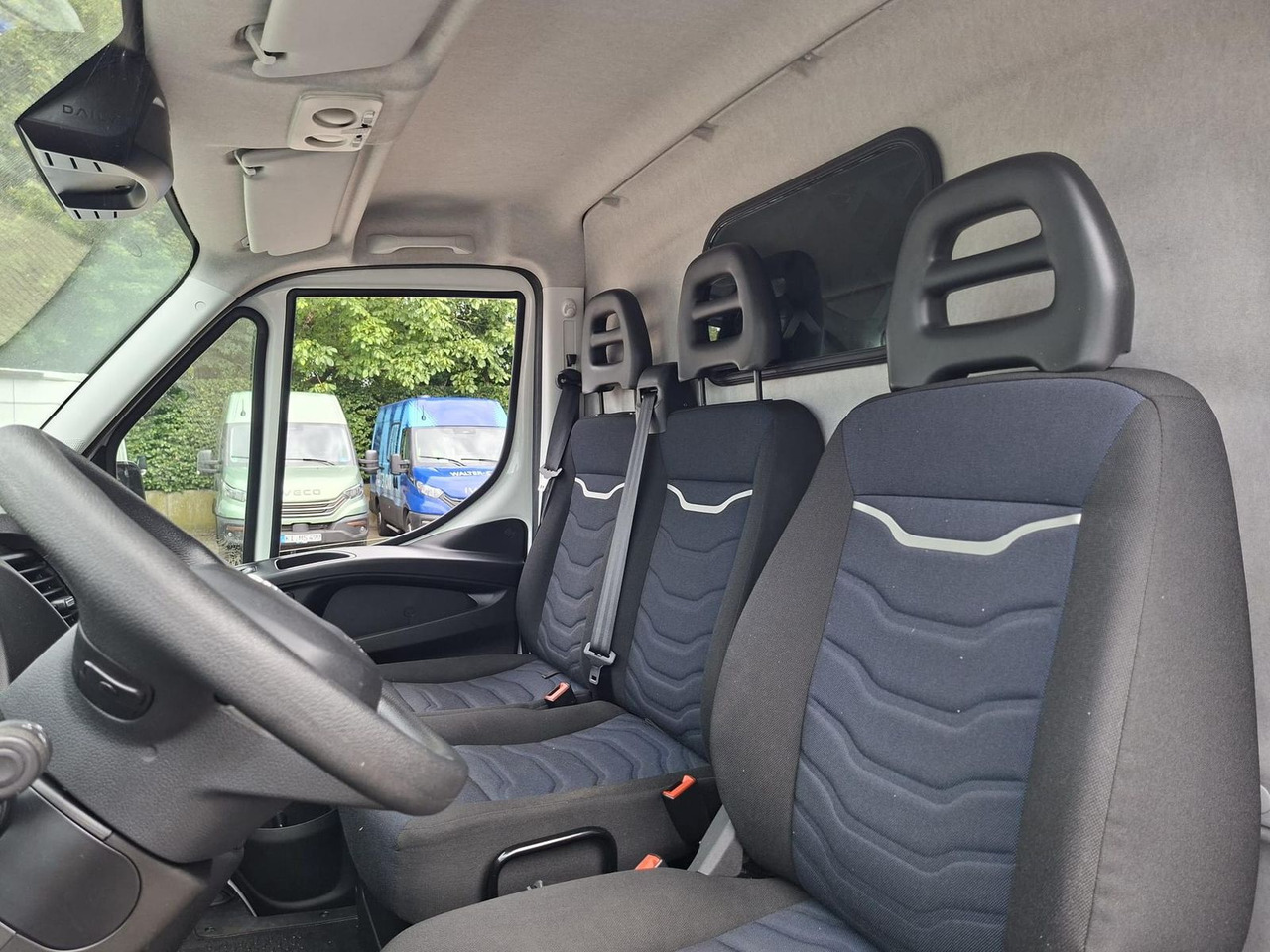 Panel van Iveco Daily 35 S16 V 3520L Klima 115 kW (156 PS), S...: picture 11