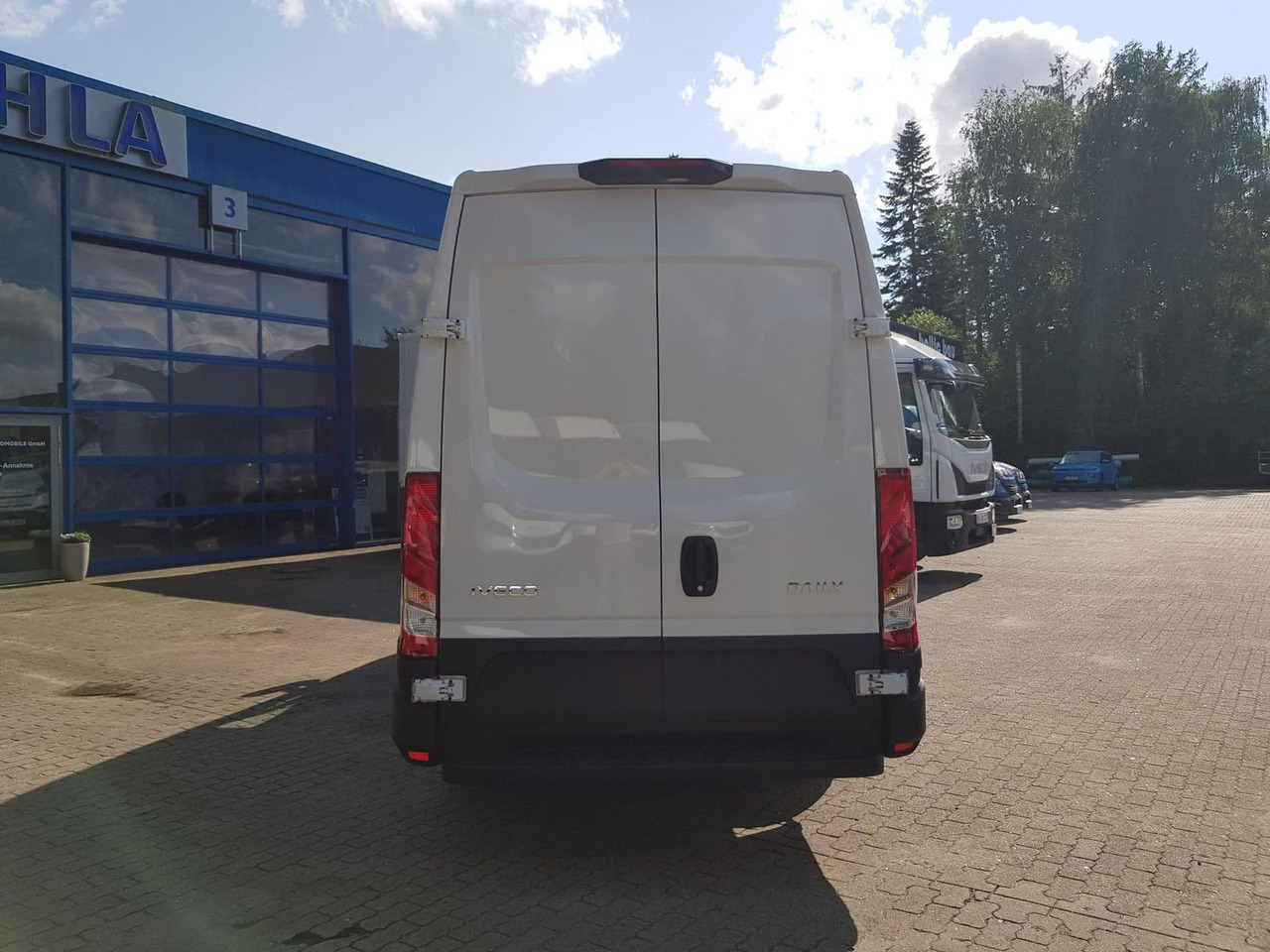 Iveco Daily 35S14A8 V Y mit Rückfahrkamera und Radi... - Panel van: picture 4 Iveco Daily 35S14A8 V Y mit Rückfahrkamera und Radi... - Panel van: picture 4