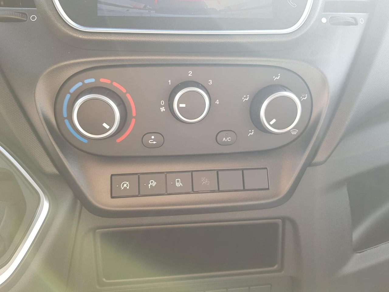 Panel van Iveco Daily 35S14A8 V Y mit Rückfahrkamera und Radi...: picture 15