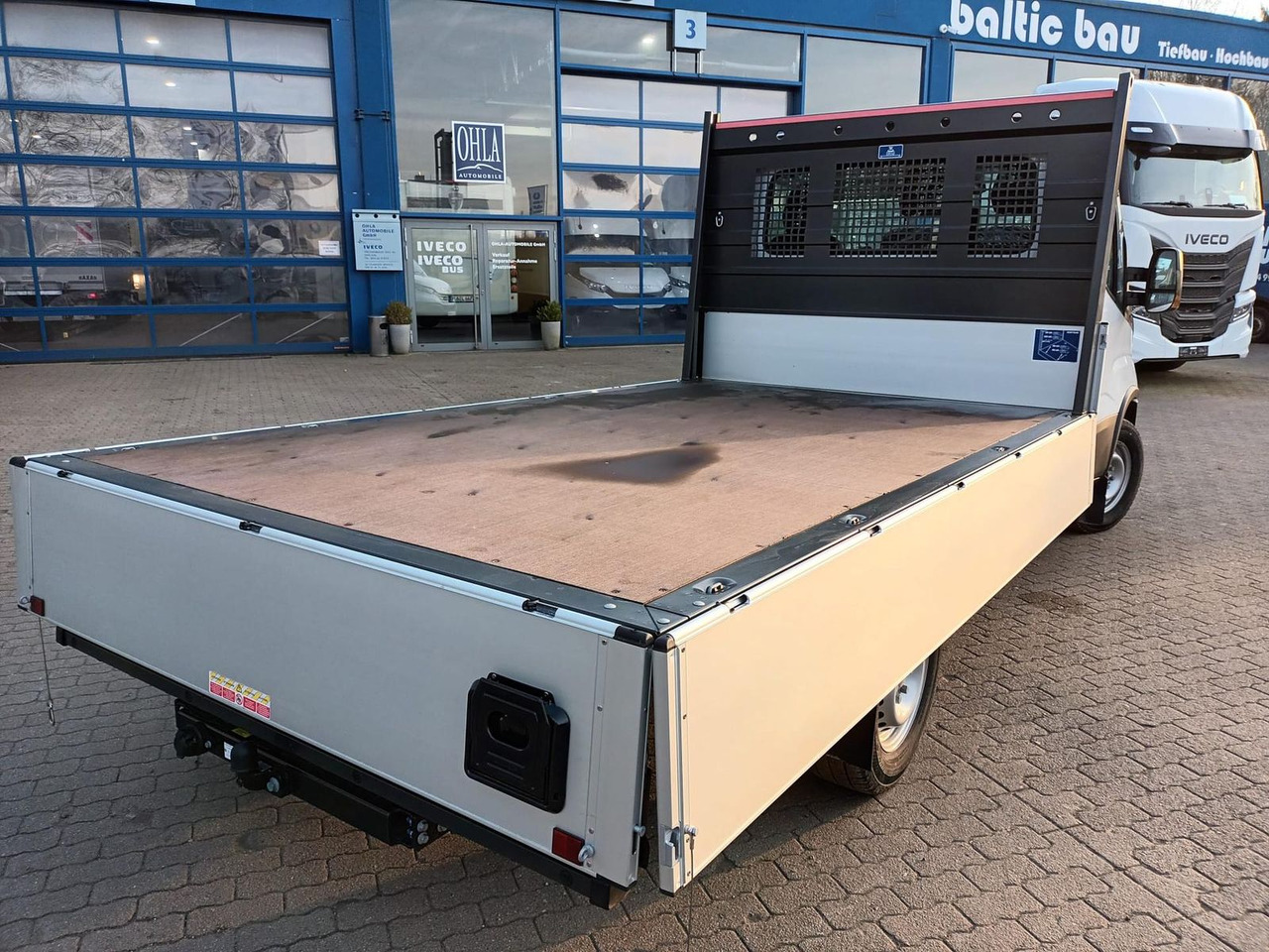 Iveco Daily 35S16H3.0 Pritsche,AHK, Rückfahrkamera... - Open body delivery van: picture 4 Iveco Daily 35S16H3.0 Pritsche,AHK, Rückfahrkamera... - Open body delivery van: picture 4