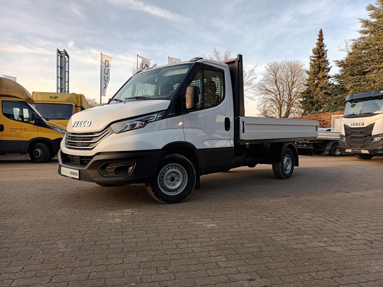 Iveco Daily 35S16H3.0 Pritsche,AHK, Rückfahrkamera... - Open body delivery van: picture 1 Iveco Daily 35S16H3.0 Pritsche,AHK, Rückfahrkamera... - Open body delivery van: picture 1