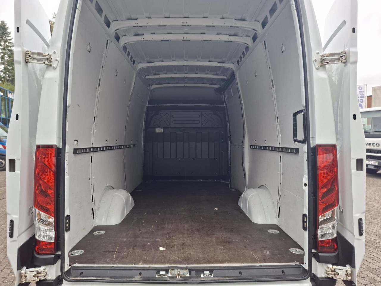 Iveco Daily 35S16V 3520L Klima, Radio - Panel van: picture 5 Iveco Daily 35S16V 3520L Klima, Radio - Panel van: picture 5
