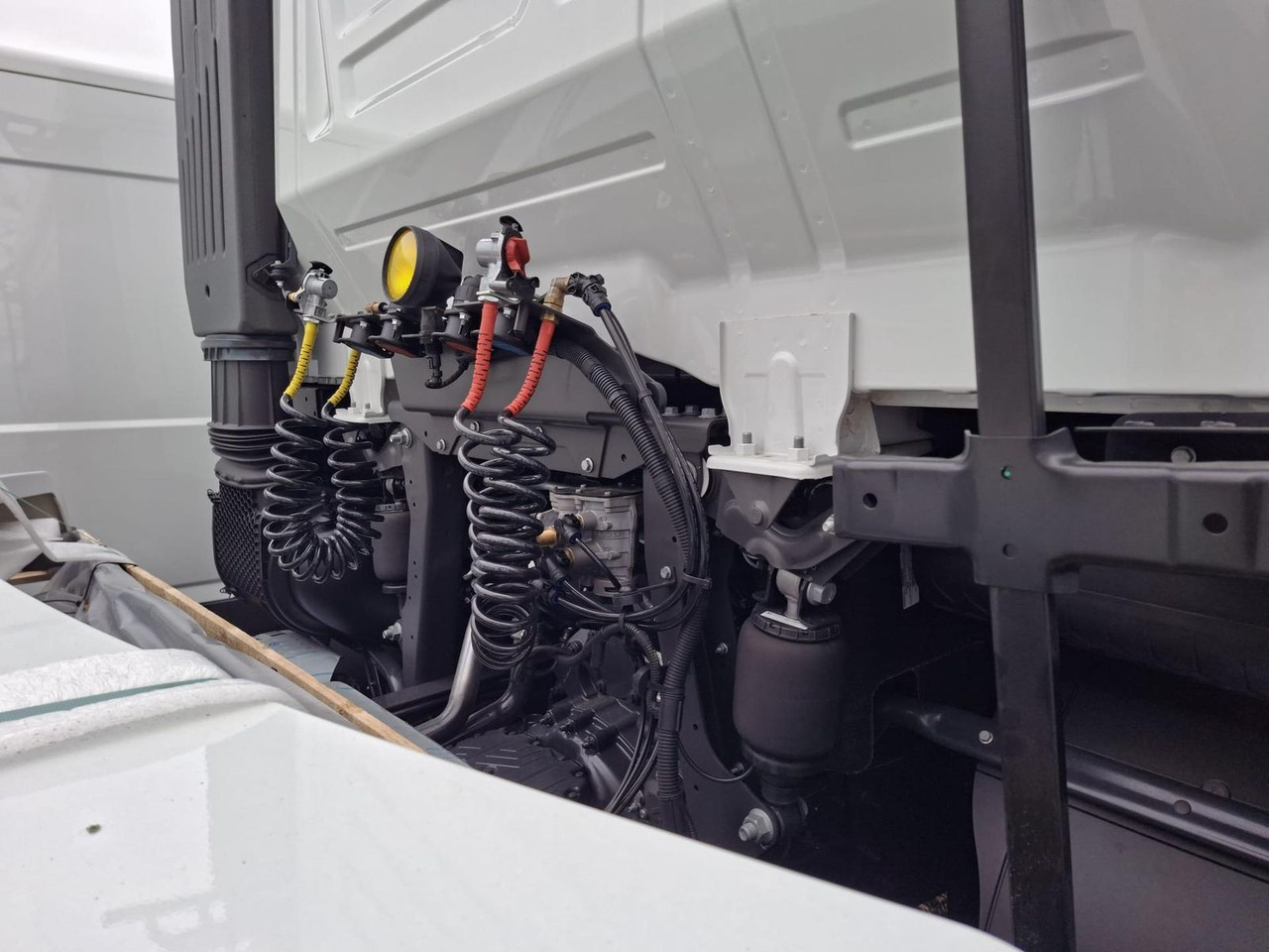 Iveco AT440X58T/P Sattelzug *Mirror Cams*Kamera*Radio* - Tractor unit: picture 5 Iveco AT440X58T/P Sattelzug *Mirror Cams*Kamera*Radio* - Tractor unit: picture 5