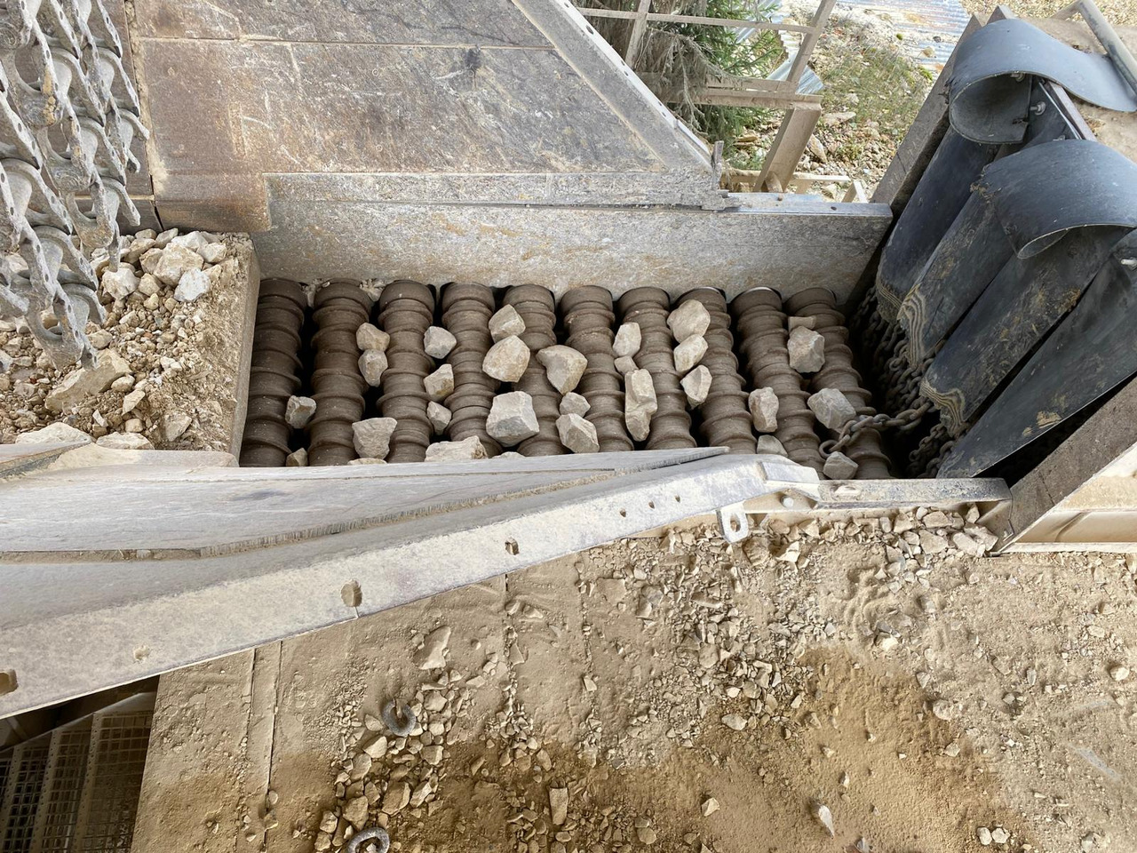 Böhringer – Pre-crusher plant / Vorbrecher Anlage - Impact crusher: picture 2 Böhringer – Pre-crusher plant / Vorbrecher Anlage - Impact crusher: picture 2