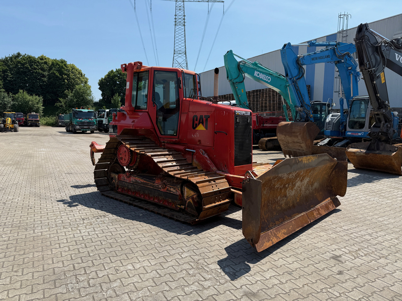 CATERPILLAR D5N FTC LGP Raupe mit 6-Wege + Heckaufreißer - Bulldozer: picture 3 CATERPILLAR D5N FTC LGP Raupe mit 6-Wege + Heckaufreißer - Bulldozer: picture 3