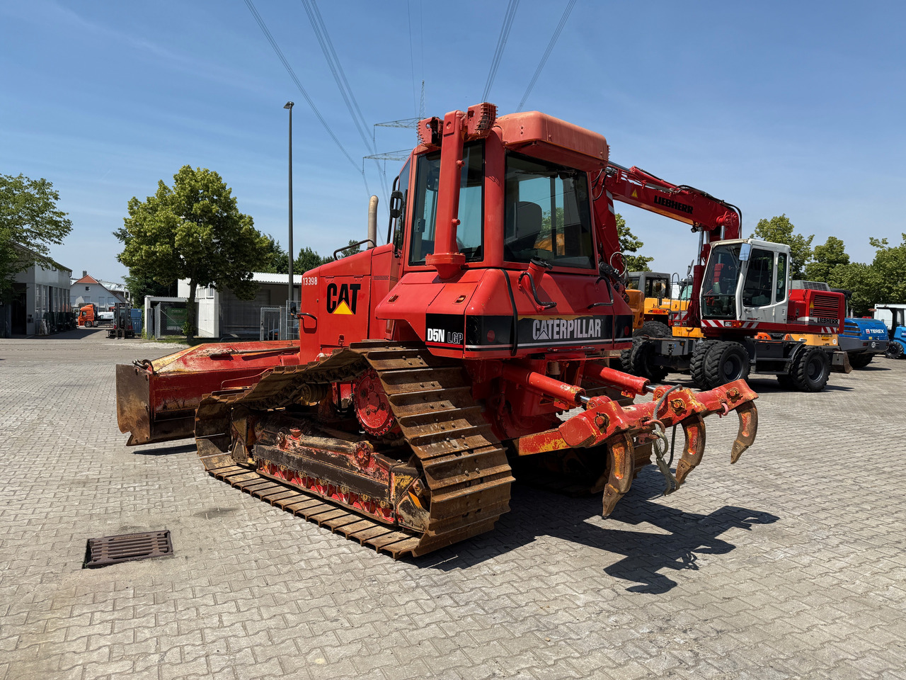 CATERPILLAR D5N FTC LGP Raupe mit 6-Wege + Heckaufreißer - Bulldozer: picture 5 CATERPILLAR D5N FTC LGP Raupe mit 6-Wege + Heckaufreißer - Bulldozer: picture 5