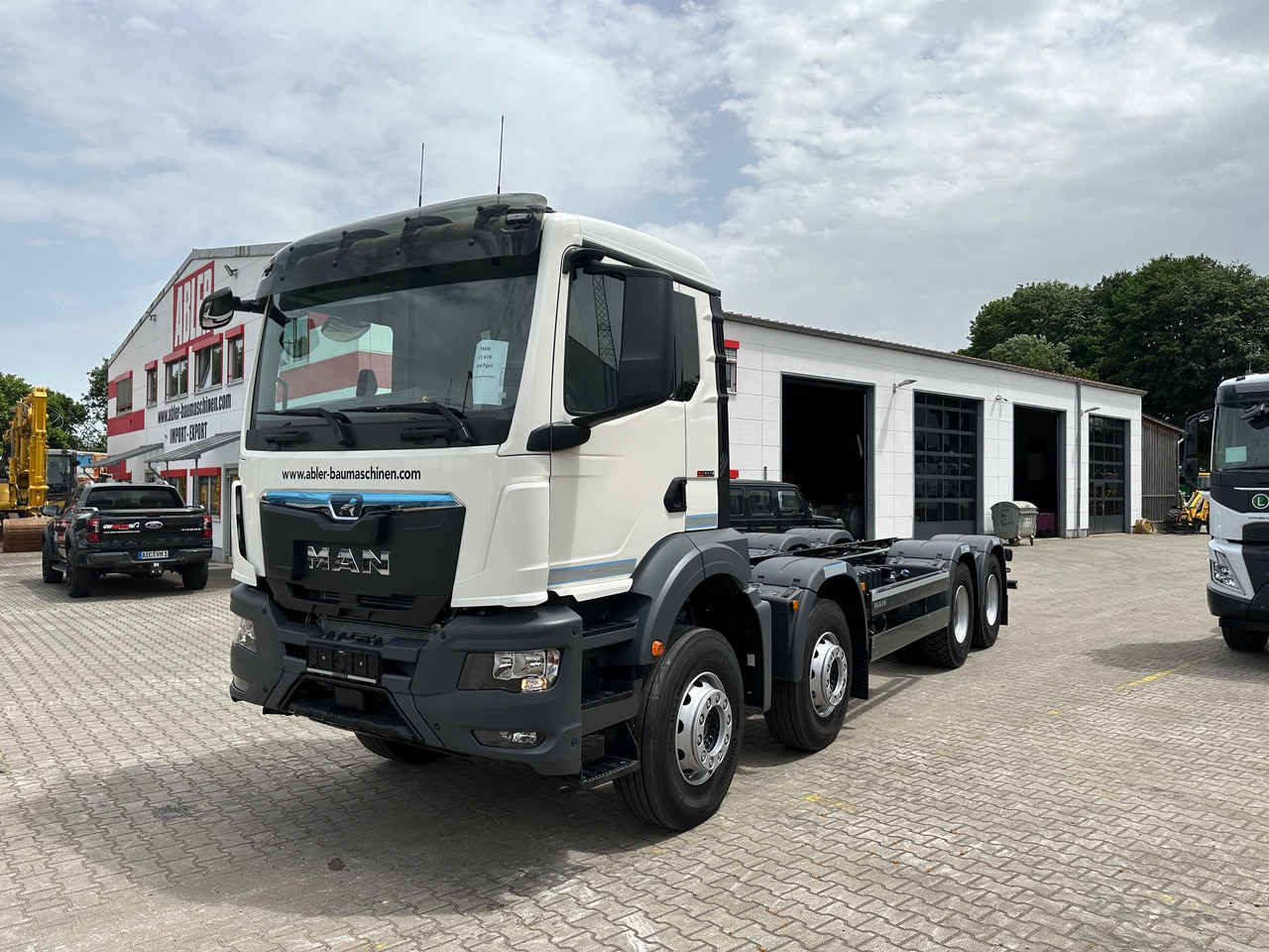 MAN TGS 41.470 8x4 BB CH Pumpenfahrgestell 2x Nebenatrieb - Cab chassis truck: picture 2 MAN TGS 41.470 8x4 BB CH Pumpenfahrgestell 2x Nebenatrieb - Cab chassis truck: picture 2