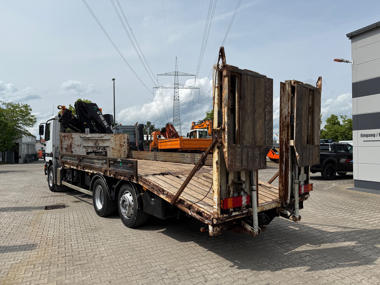 Mercedes-Benz 2535 Actros MP1 Baumaschinentransporter mit Kran und Rampen - Autotransporter truck, Crane truck: picture 5 Mercedes-Benz 2535 Actros MP1 Baumaschinentransporter mit Kran und Rampen - Autotransporter truck, Crane truck: picture 5