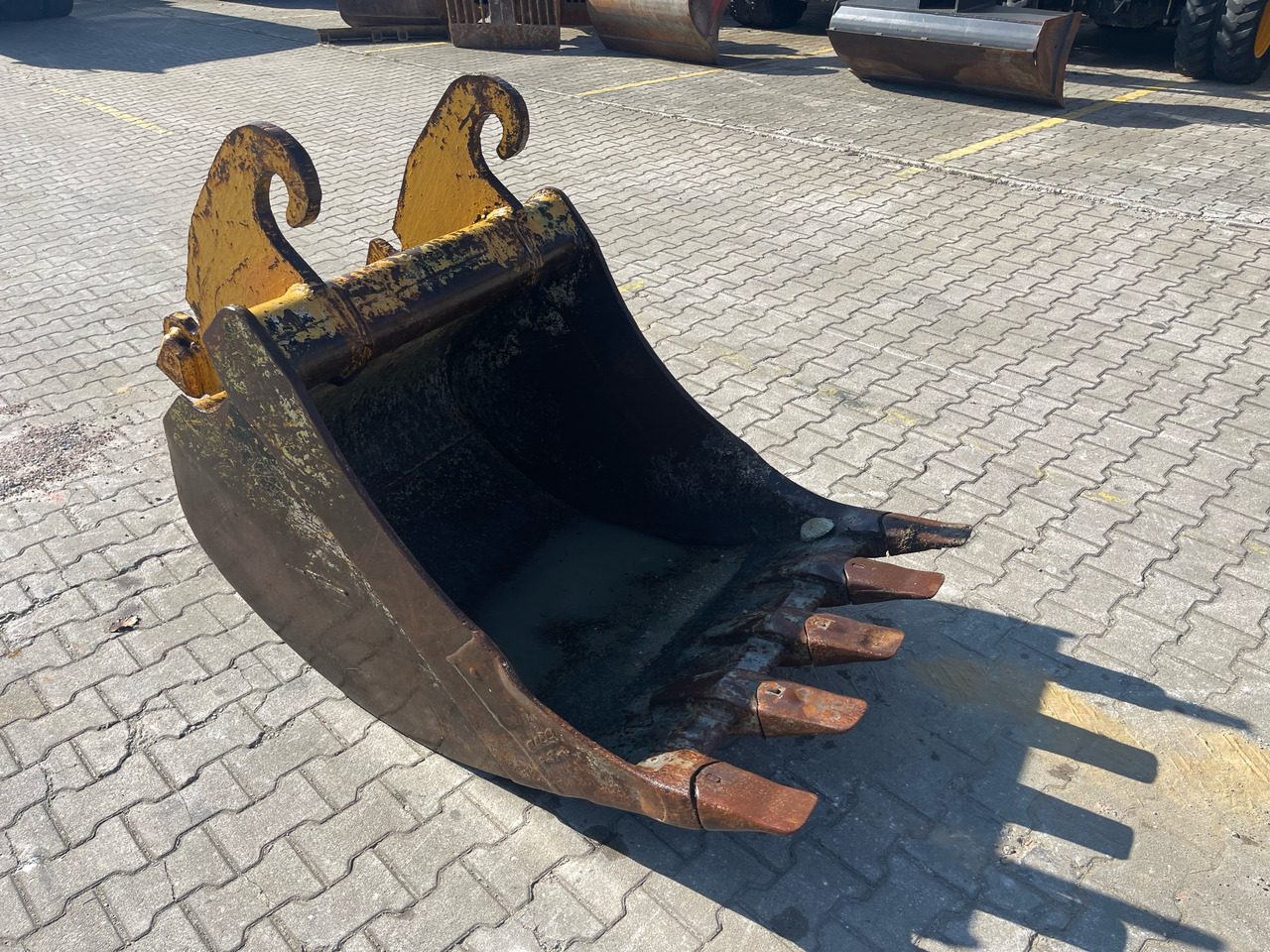 Tieflöffel 100 cm - Excavator bucket for Construction machinery: picture 4 Tieflöffel 100 cm - Excavator bucket for Construction machinery: picture 4