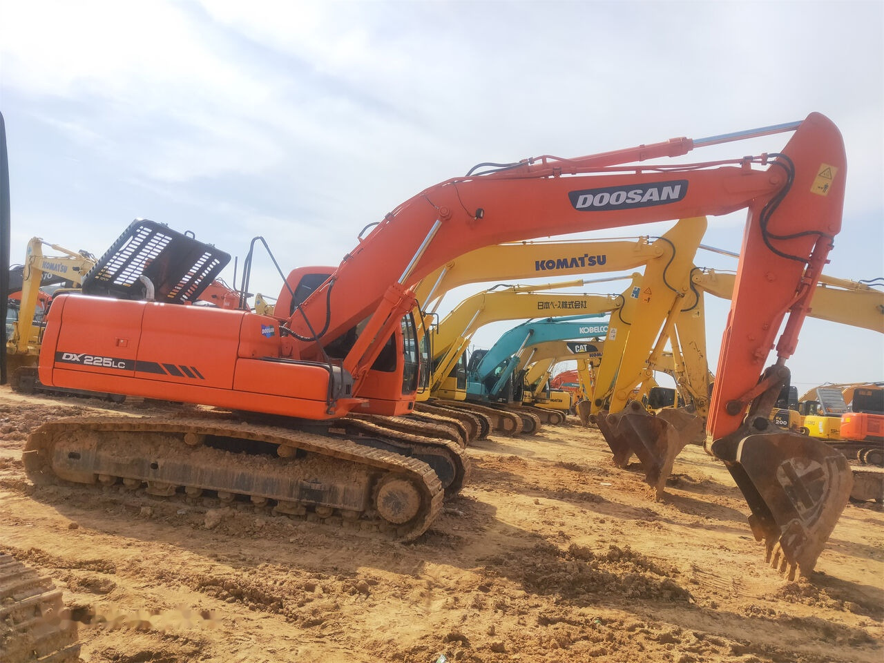 Doosan DX225LC - Crawler excavator: picture 4 Doosan DX225LC - Crawler excavator: picture 4