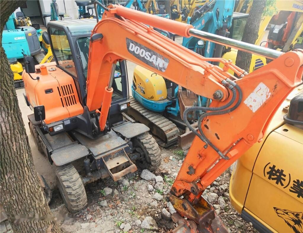 Doosan DX60 W - Wheel excavator: picture 5 Doosan DX60 W - Wheel excavator: picture 5