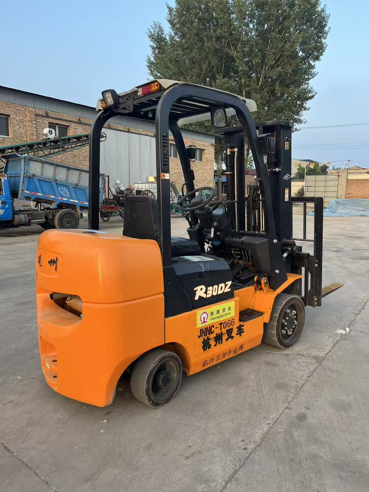 HangCha R30DZ - Diesel forklift: picture 1 HangCha R30DZ - Diesel forklift: picture 1