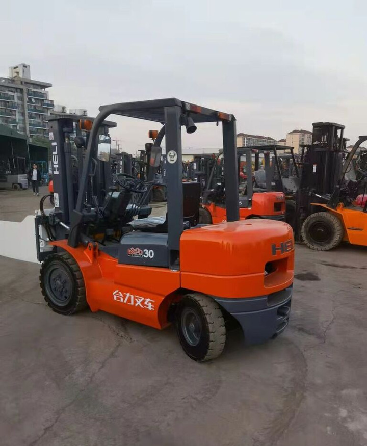 Heli H2000 3 Ton - Diesel forklift: picture 3 Heli H2000 3 Ton - Diesel forklift: picture 3