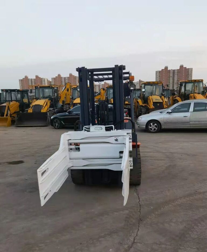 Heli H2000 3 Ton - Diesel forklift: picture 1 Heli H2000 3 Ton - Diesel forklift: picture 1