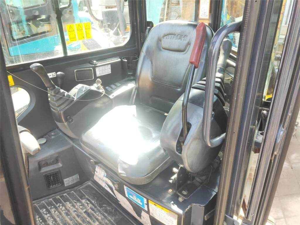 Hitachi ZX 30 - Mini excavator: picture 3 Hitachi ZX 30 - Mini excavator: picture 3