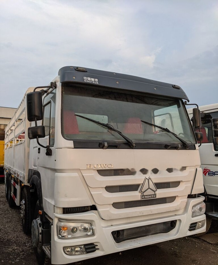 Howo 375 8x4 - Dropside/ Flatbed truck: picture 3 Howo 375 8x4 - Dropside/ Flatbed truck: picture 3