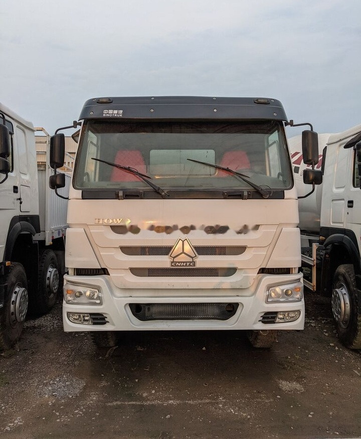 Howo 375 8x4 - Dropside/ Flatbed truck: picture 2 Howo 375 8x4 - Dropside/ Flatbed truck: picture 2