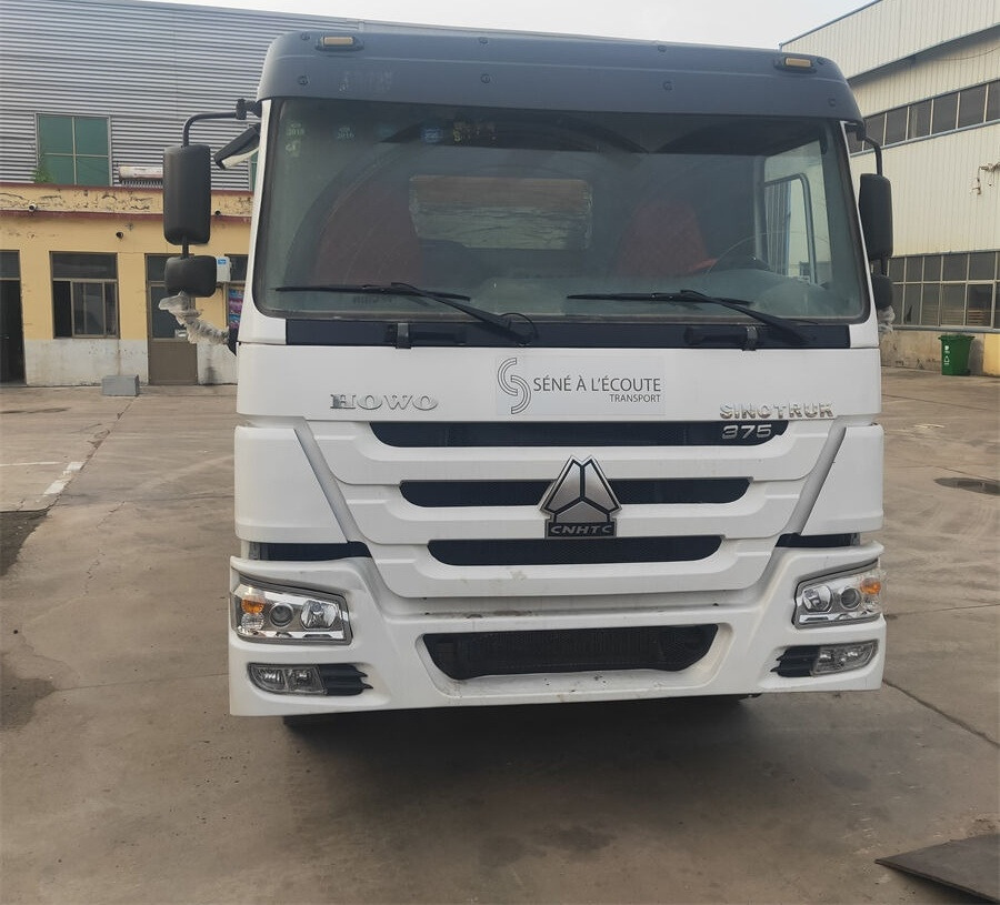 Howo ZZ1257N4347C1 - Concrete mixer truck: picture 3 Howo ZZ1257N4347C1 - Concrete mixer truck: picture 3