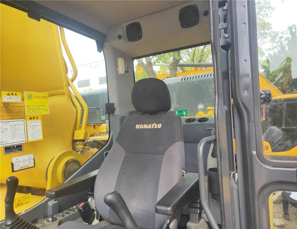 Komatsu PC490LC-10 - Crawler excavator: picture 4 Komatsu PC490LC-10 - Crawler excavator: picture 4