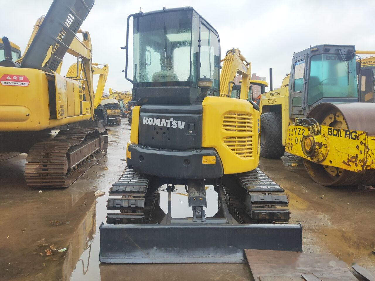 Mini excavator Komatsu PC55MR: picture 7