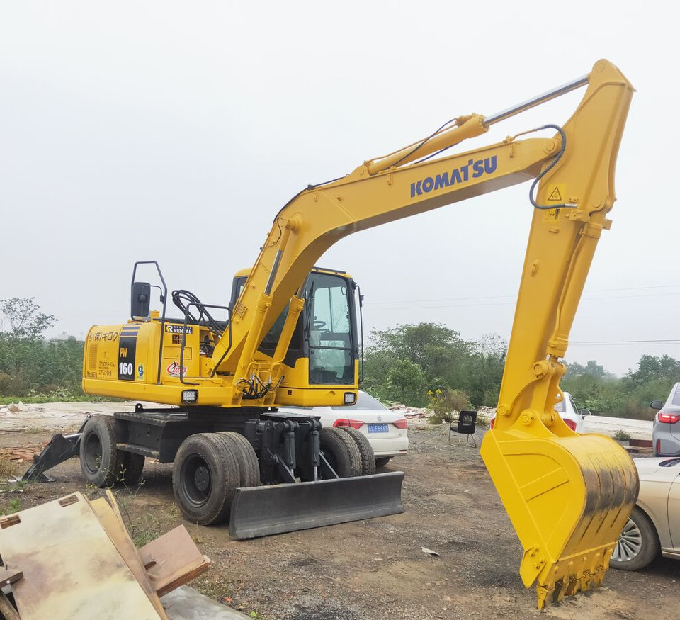 Komatsu PW160 - Wheel excavator: picture 3 Komatsu PW160 - Wheel excavator: picture 3