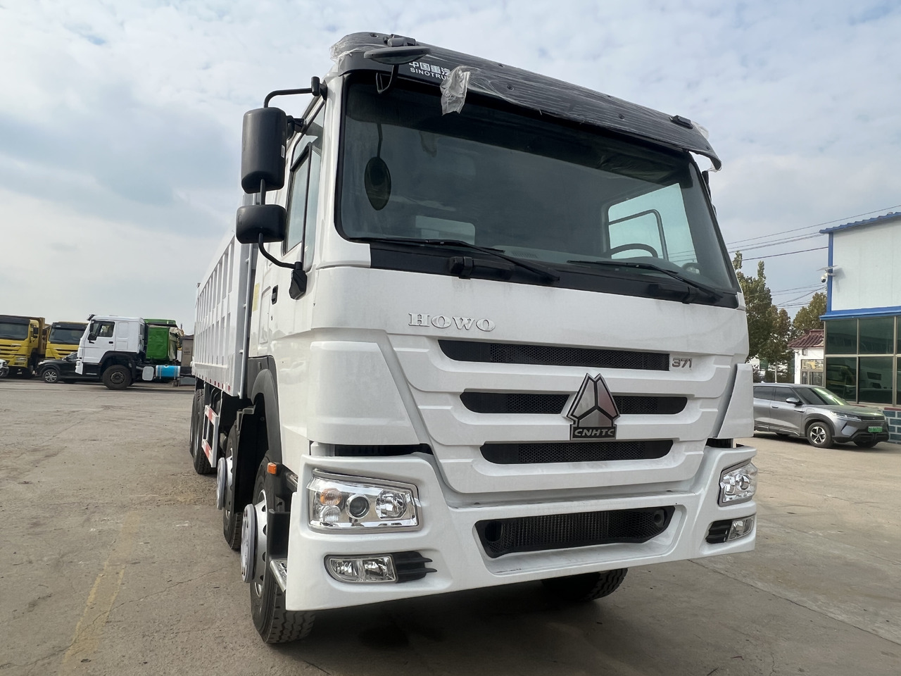 SINOTRUK Howo 8*4 - Tipper: picture 3 SINOTRUK Howo 8*4 - Tipper: picture 3