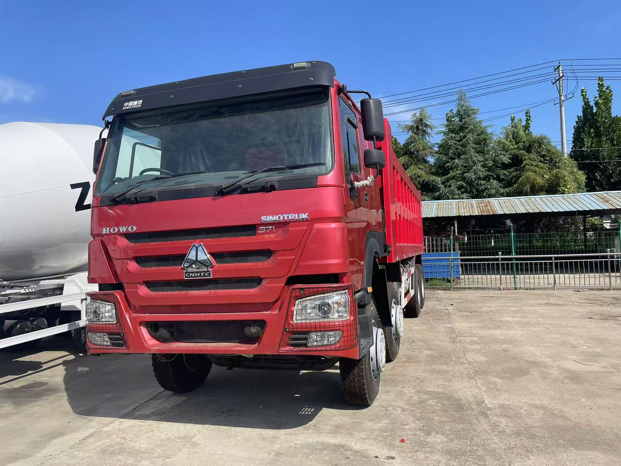 Sinotruk HOWO 371 8*4 Dump truck - Tipper: picture 4 Sinotruk HOWO 371 8*4 Dump truck - Tipper: picture 4