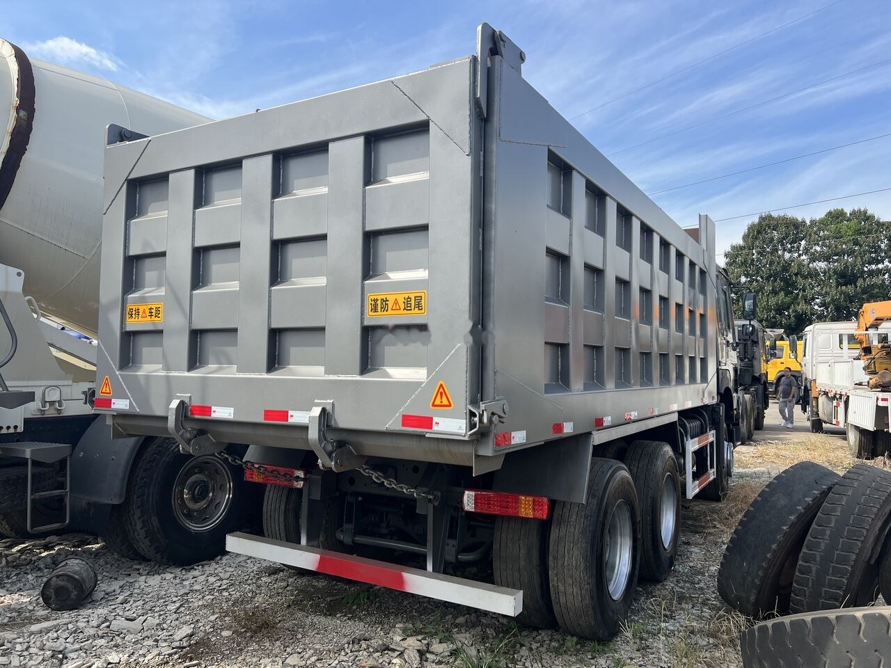 Sinotruk HOWO 375 6*4 Dump truck - Tipper: picture 5 Sinotruk HOWO 375 6*4 Dump truck - Tipper: picture 5