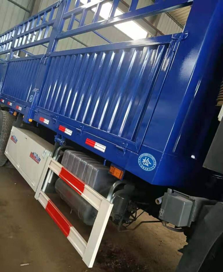 Box truck Sinotruk HOWO 375 6*4 Dump truck: picture 6