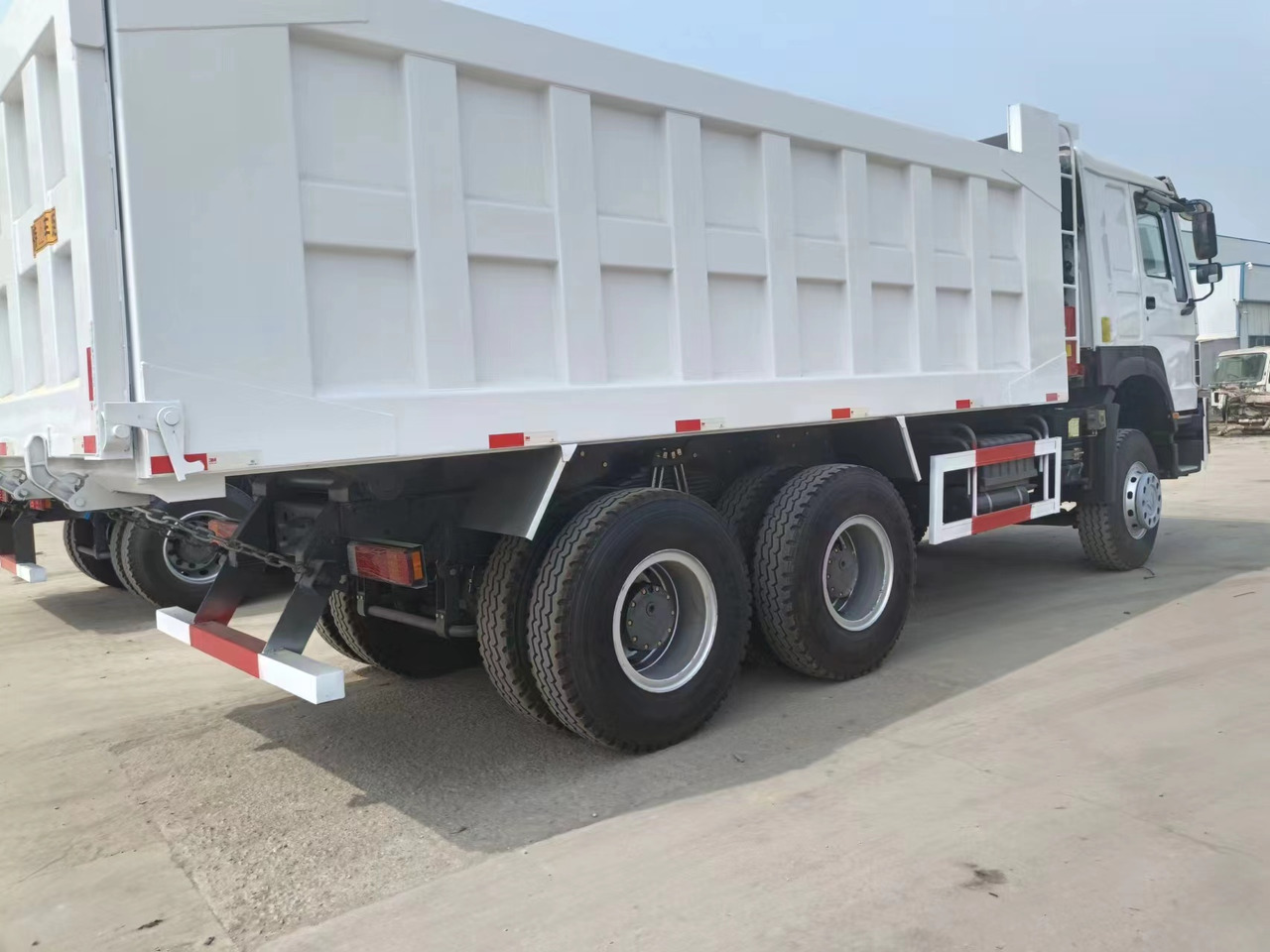 Sinotruk HOWO 375 6*4 dump truck - Mini dumper: picture 5 Sinotruk HOWO 375 6*4 dump truck - Mini dumper: picture 5