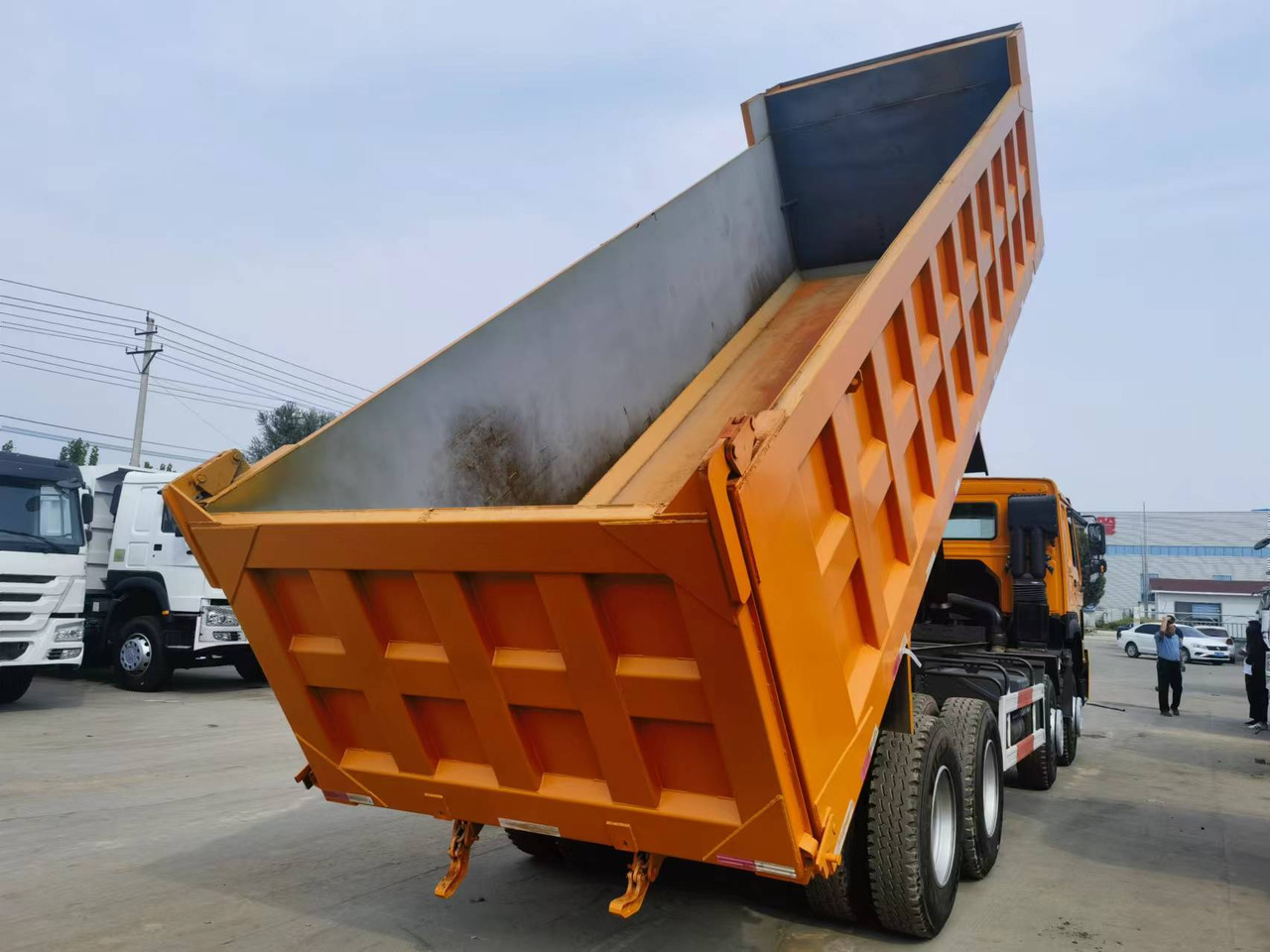 Sinotruk HOWO 375 8*4 Dump truck - Tipper: picture 2 Sinotruk HOWO 375 8*4 Dump truck - Tipper: picture 2
