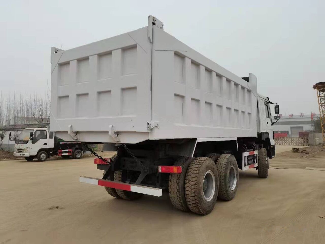 Sinotruk HOWO 6*4 Dump truck - Tipper: picture 2 Sinotruk HOWO 6*4 Dump truck - Tipper: picture 2