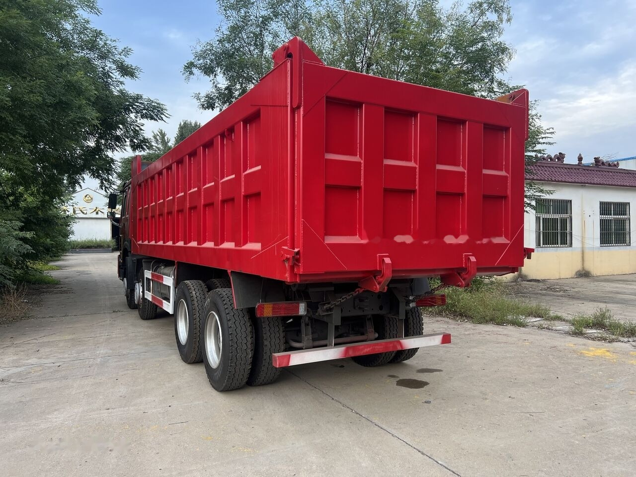 Sinotruk HOWO 8*4 Dump truck - Tipper: picture 4 Sinotruk HOWO 8*4 Dump truck - Tipper: picture 4