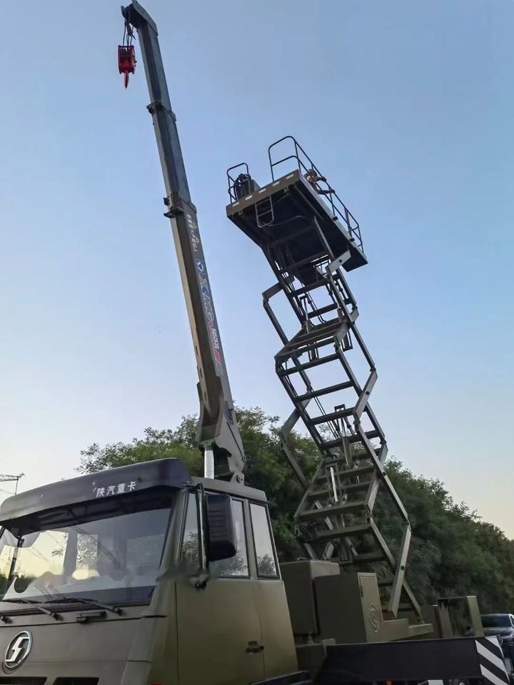 XCMG - Mobile crane: picture 1 XCMG - Mobile crane: picture 1