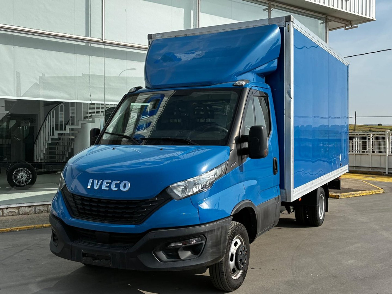 Caja cerrada IVECO 35C16 20m3 - Closed box van: picture 1 Caja cerrada IVECO 35C16 20m3 - Closed box van: picture 1