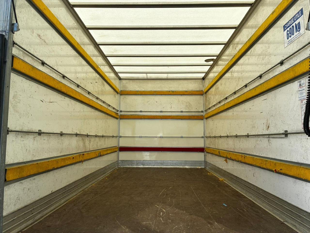 Caja cerrada IVECO 35C16 20m3 - Closed box van: picture 5 Caja cerrada IVECO 35C16 20m3 - Closed box van: picture 5
