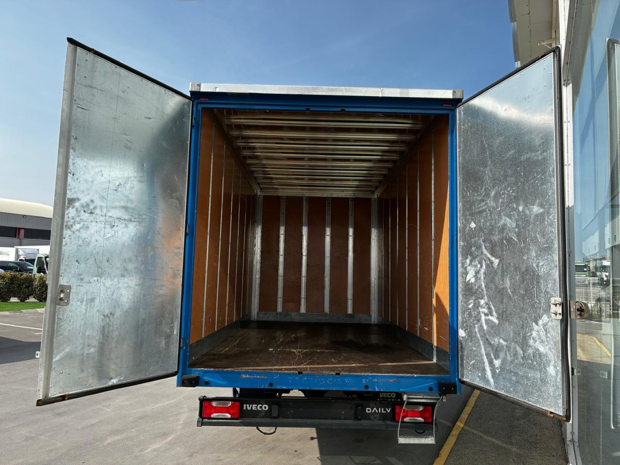 Caja cerrada IVECO 35C16 20m3 - Closed box van: picture 5 Caja cerrada IVECO 35C16 20m3 - Closed box van: picture 5
