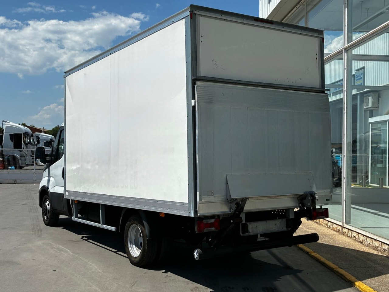 Caja cerrada IVECO 35C16 20m3 - Closed box van: picture 4 Caja cerrada IVECO 35C16 20m3 - Closed box van: picture 4