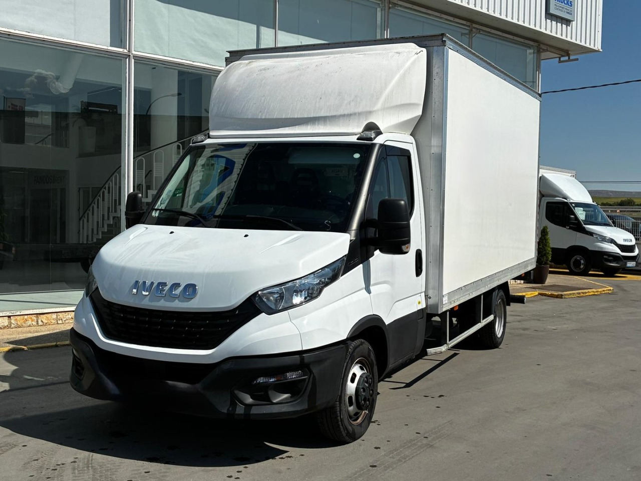 Caja cerrada IVECO 35C16 20m3 - Closed box van: picture 1 Caja cerrada IVECO 35C16 20m3 - Closed box van: picture 1