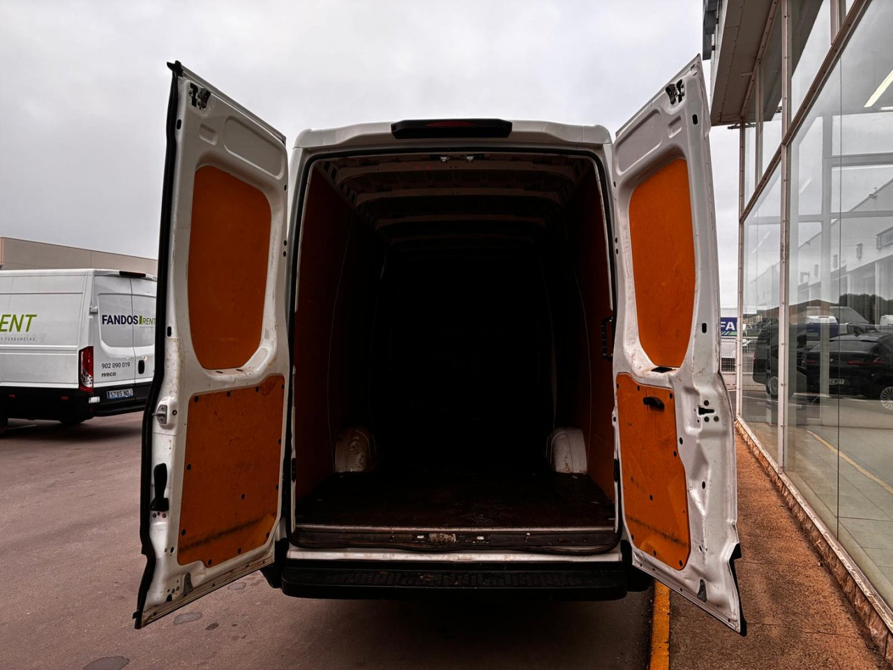 Furgón IVECO 35S14 V 16m3 - Panel van: picture 5 Furgón IVECO 35S14 V 16m3 - Panel van: picture 5
