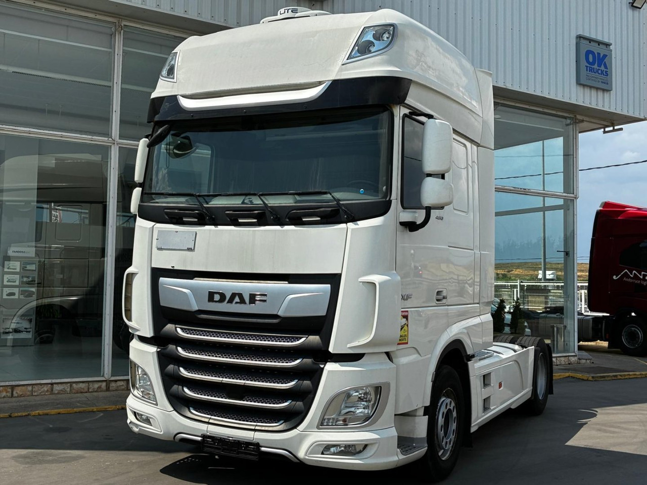 Cabeza Tractora DAF 480 AUTOMATICA CON INTARDER - Tractor unit: picture 1 Cabeza Tractora DAF 480 AUTOMATICA CON INTARDER - Tractor unit: picture 1