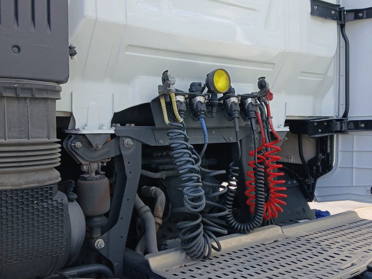 Cabeza Tractora IVECO 480 AUTOMATICO CON INTARDER - Tractor unit: picture 5 Cabeza Tractora IVECO 480 AUTOMATICO CON INTARDER - Tractor unit: picture 5